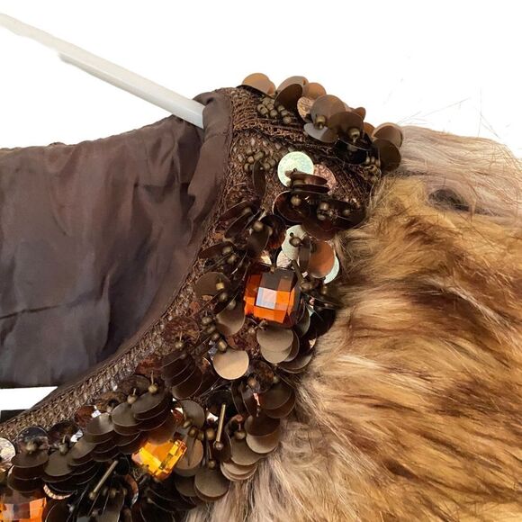 Express NEW faux fur vest embellished jeweled neckline size LARGE - Picture 3 of 5